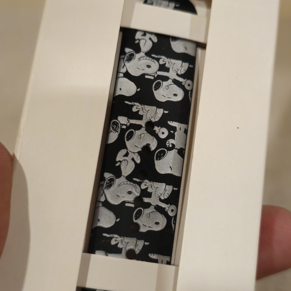 Peanuts apple watch wrist band new in box - Picture 5 of 6